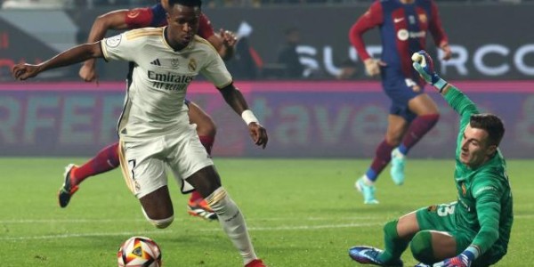 开云体育网址-【复盘】冠军轻松到手！皇马大胜要谢巴萨战术“配合”