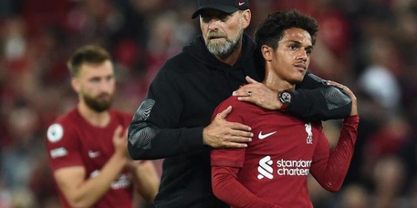 努涅斯主场首秀交直红学费 利物浦平平开局陷被动