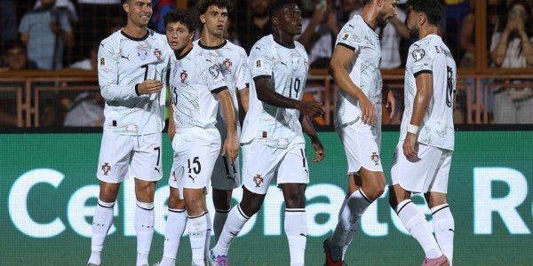 40岁C罗世预赛完美开局：双响+远程世界波！获7.9分，再创5大纪录